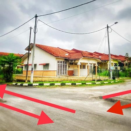 Lh Homestay Bandar Utama Gua Musang Esterno foto
