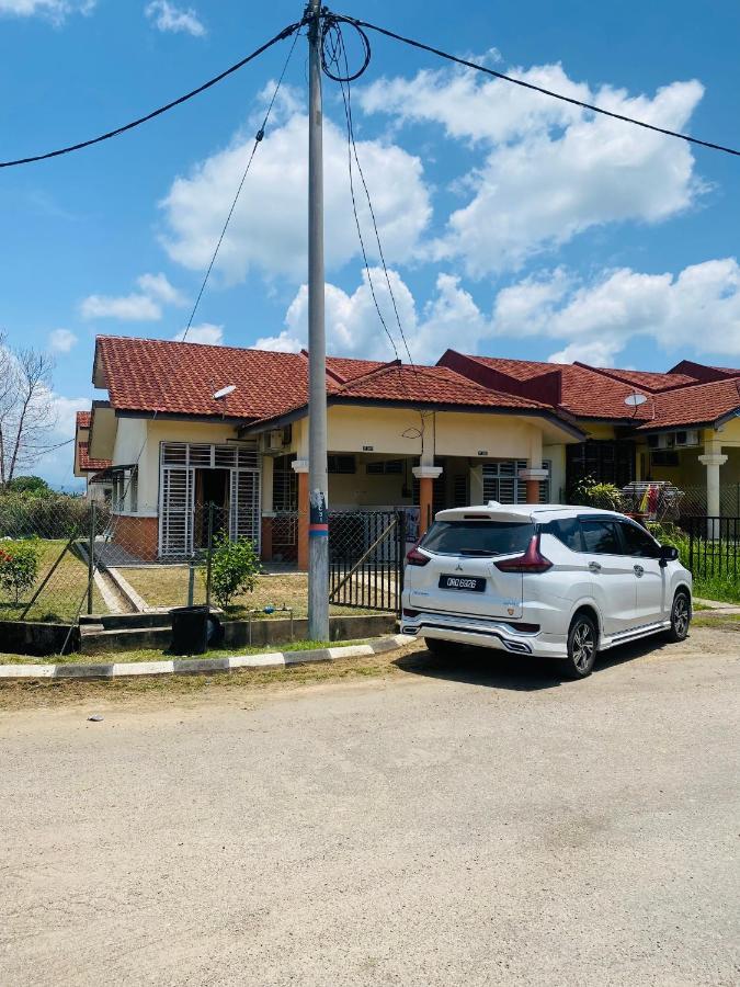 Lh Homestay Bandar Utama Gua Musang Esterno foto